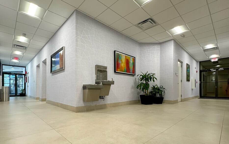 18999 Biscayne Blvd, Aventura, FL à louer - Photo intérieure – Image 3 sur 6