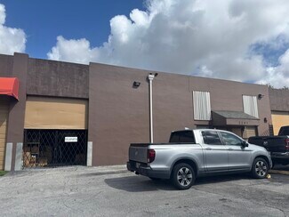 Plus de détails pour 2261 W 76th St, Hialeah, FL - Industriel/Logistique à louer