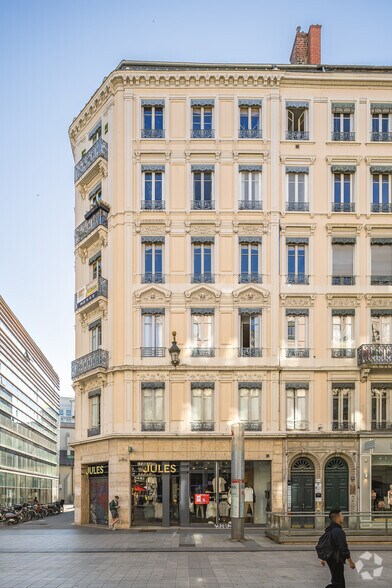 Bureau dans Lyon à louer - Photo de l’immeuble – Image 2 sur 3