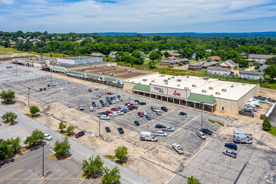 1200 S Waldron Rd, Fort Smith, AR à louer - Photo de l’immeuble – Image 2 sur 5