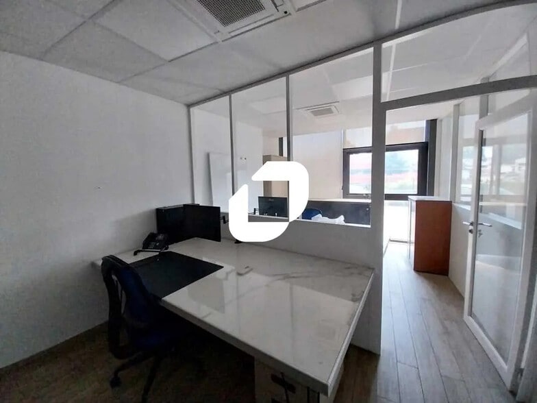 Bureau dans Fabrègues à louer - Photo de l’immeuble – Image 2 sur 17