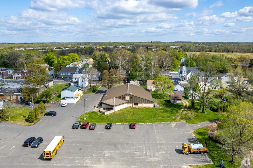 24548 E Main St, Columbus, NJ à louer - Photo de l’immeuble – Image 3 sur 5
