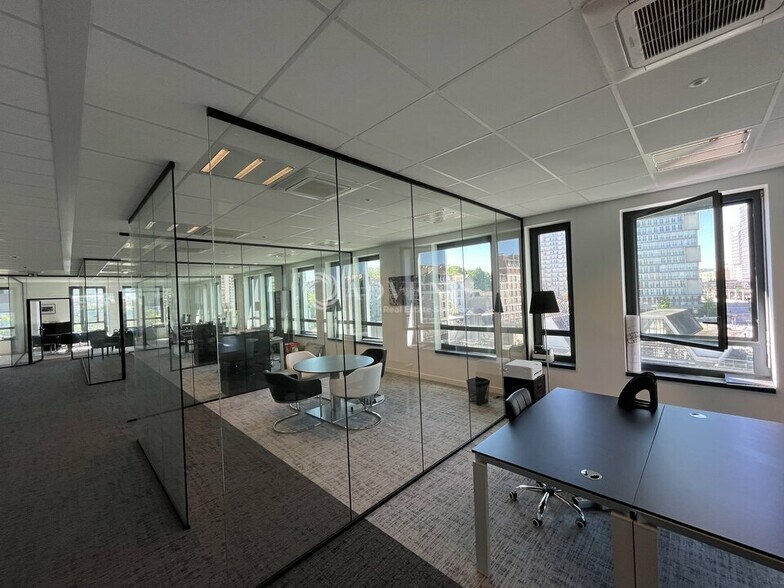 Bureau dans Choisy-le-Roi à vendre - Photo de l’immeuble – Image 2 sur 8