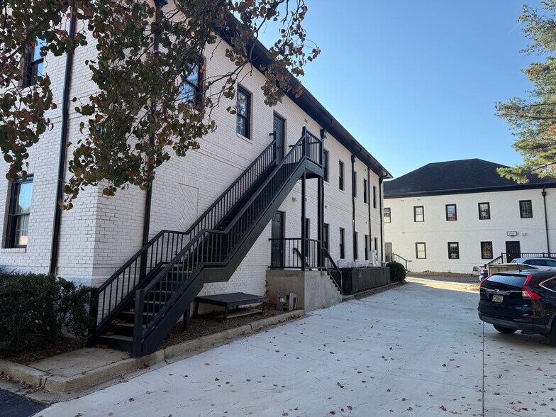 203 Woodpark Pl, Woodstock, GA à louer - Photo de l’immeuble – Image 2 sur 12