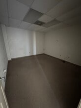 909 N Nolan River Rd, Cleburne, TX à louer Photo intérieure– Image 2 sur 5