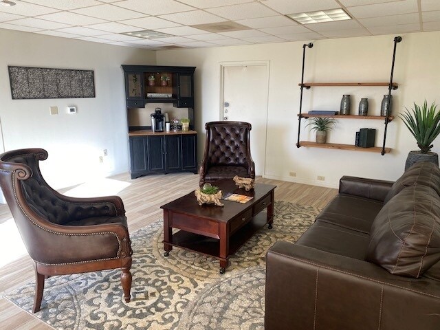 7508 W County Road 116, Midland, TX à louer - Photo de l’immeuble – Image 2 sur 13