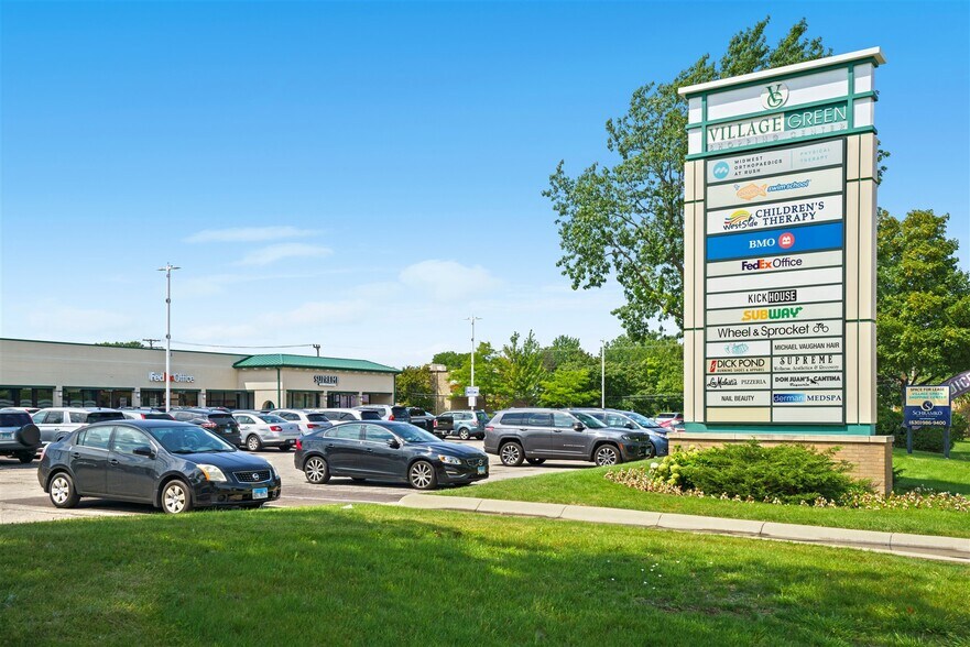 648-678 N Northwest Hwy, Park Ridge, IL à vendre - Photo de l’immeuble – Image 2 sur 7