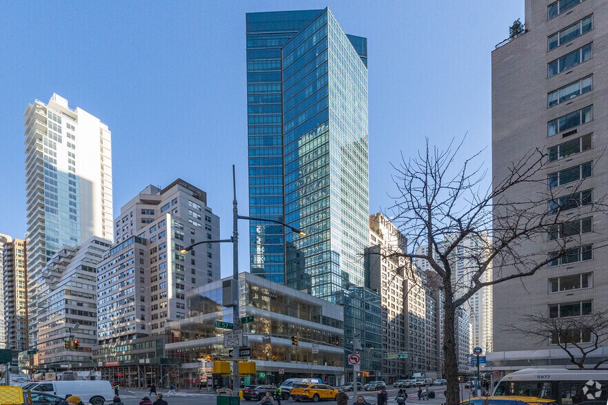 207 E 57th St, New York, NY à vendre - Photo principale – Image 1 sur 1