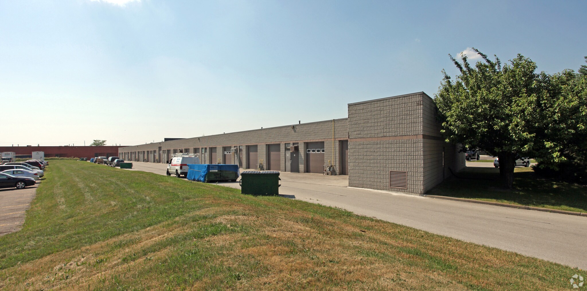 1080 Tristar Dr, Mississauga, ON à vendre Photo principale– Image 1 sur 3