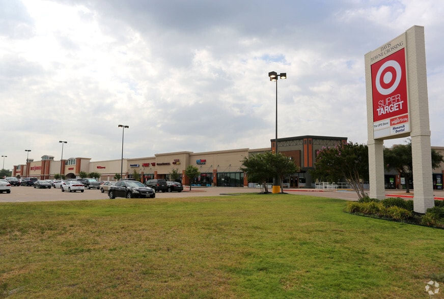 8528 Davis Blvd, North Richland Hills, TX à louer - Photo principale – Image 1 sur 18