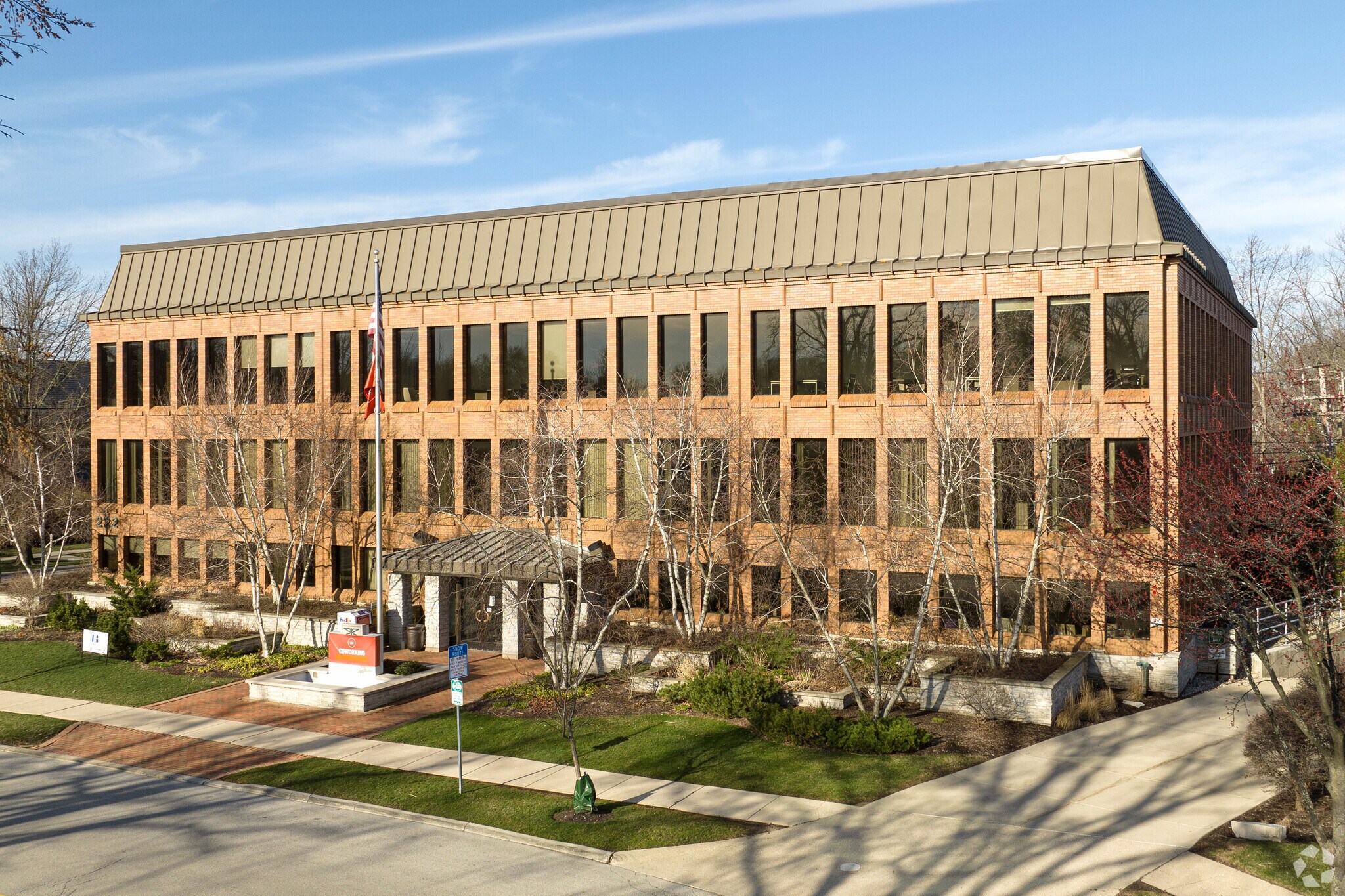 222 S Prospect Ave, Park Ridge, IL à louer Photo de l’immeuble– Image 1 sur 27