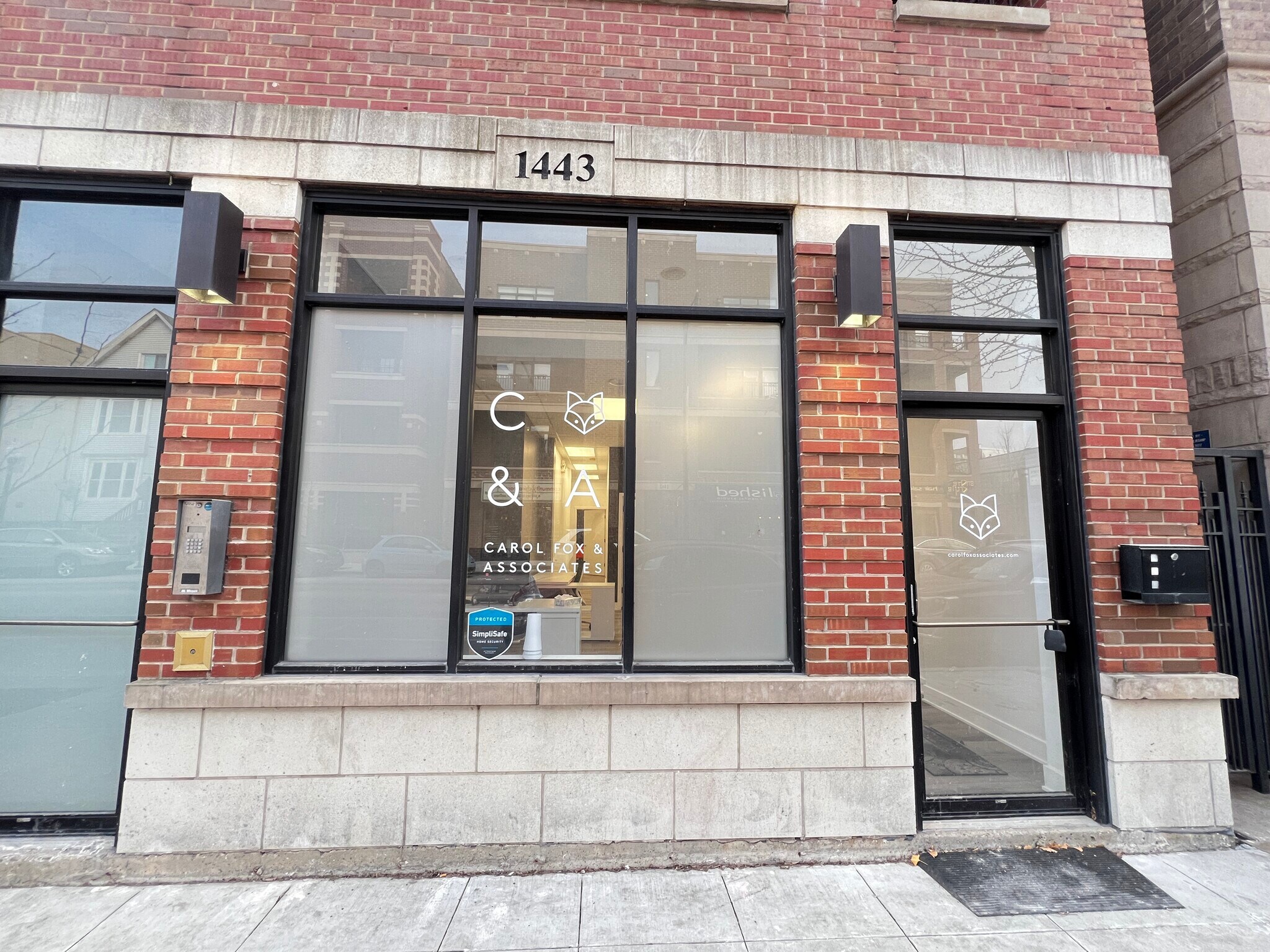 1443 W Belmont Ave, Chicago, IL à vendre Photo intérieure– Image 1 sur 26