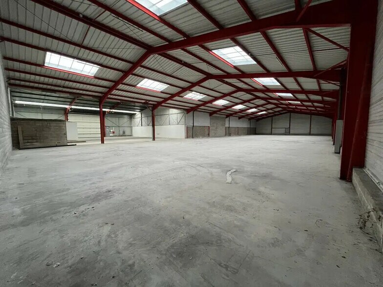 Local d’activités dans Reims à louer - Photo de l’immeuble – Image 2 sur 7