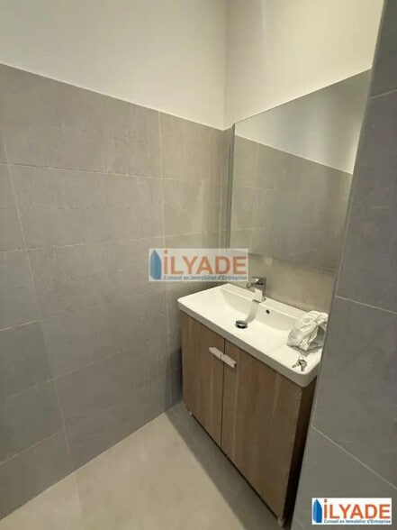 5 Rue Saint Jacques, Marseille à louer - Photo de l’immeuble – Image 3 sur 7