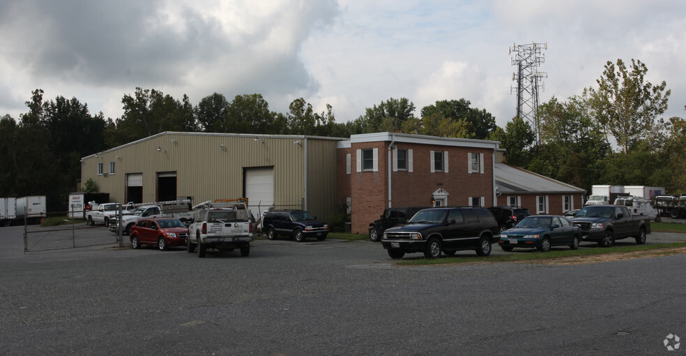 9295 W & W Industrial Rd, La Plata, MD à louer - Photo de l’immeuble – Image 3 sur 5