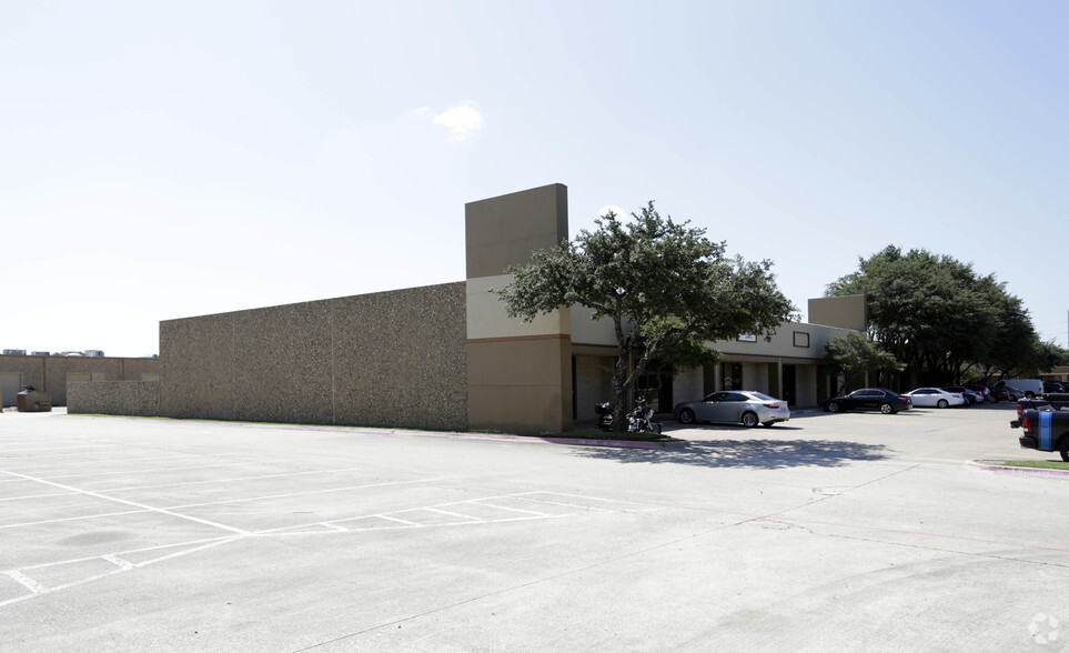 1200-1236 W Executive Dr, Richardson, TX à louer - Photo de l’immeuble – Image 3 sur 8