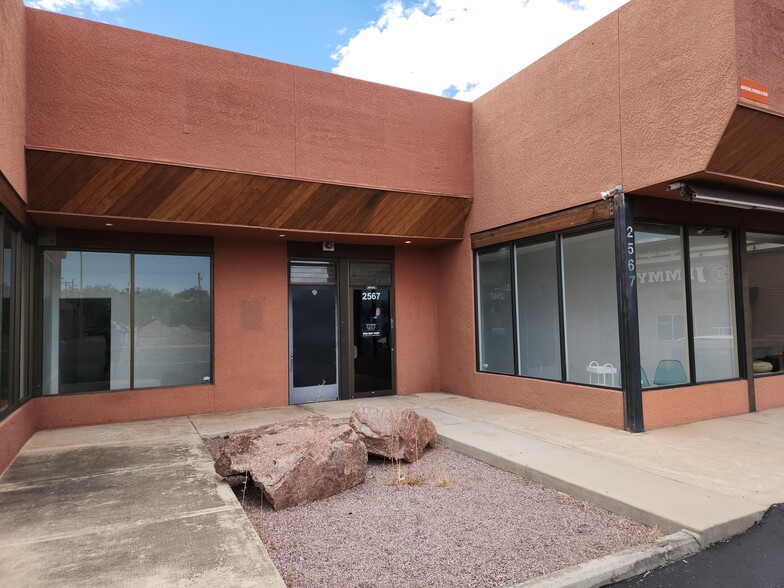 2555-2573 N Campbell Ave, Tucson, AZ à louer - Photo de l’immeuble – Image 3 sur 5