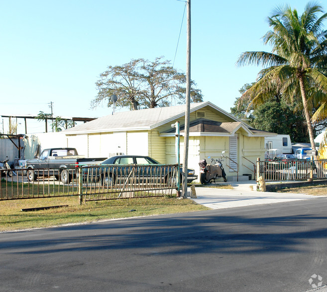 130 SW 1st St, Homestead, FL à vendre - Photo principale – Image 1 sur 3