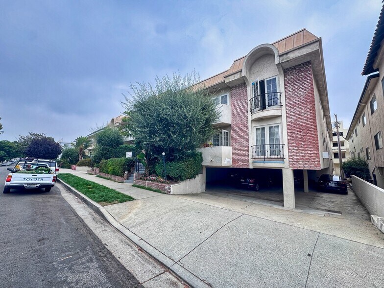 11964 Kiowa Ave, Los Angeles, CA à vendre - Photo de l’immeuble – Image 2 sur 21