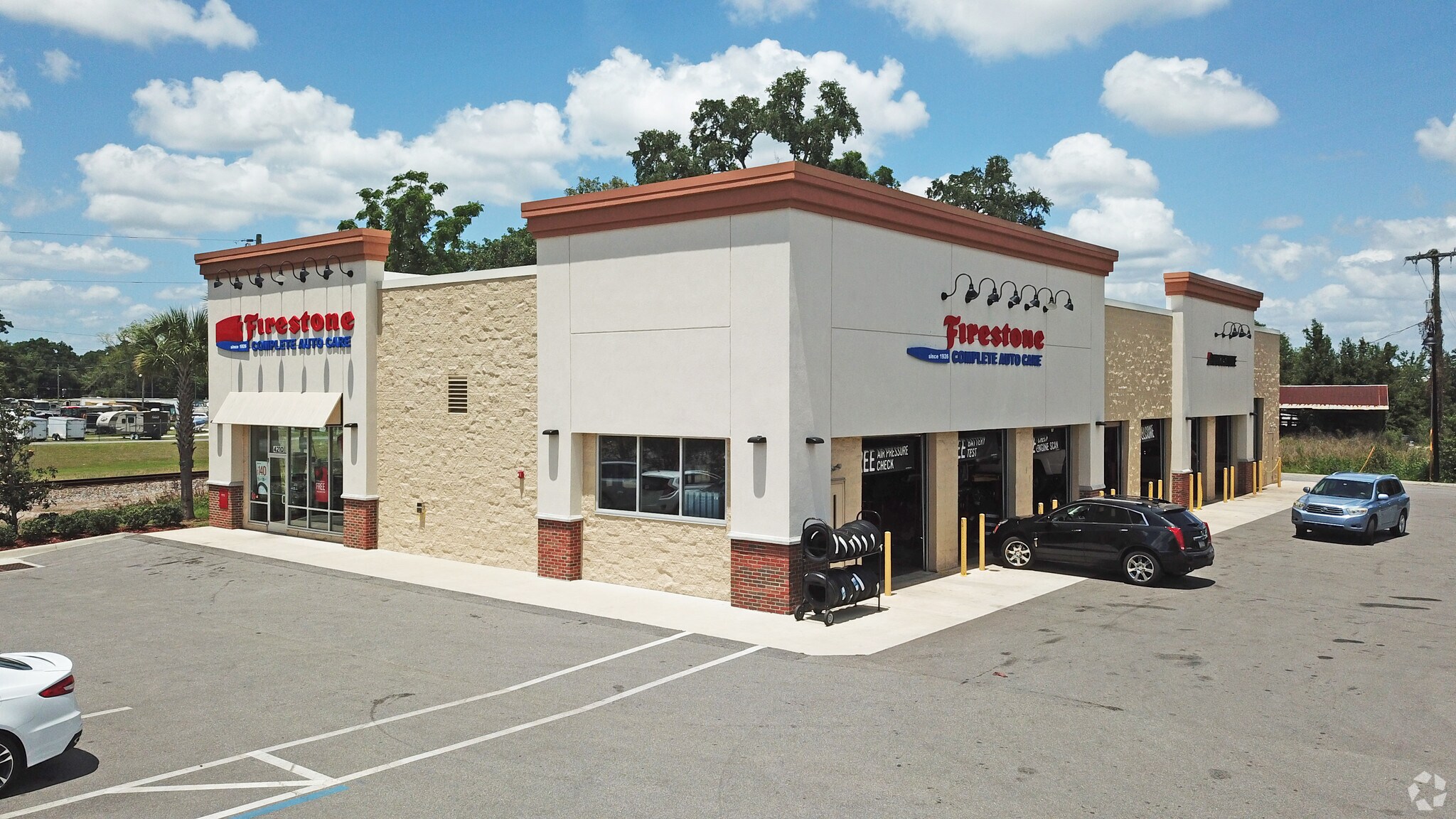 4210 E County Road 466, Oxford, FL à vendre Photo principale– Image 1 sur 8