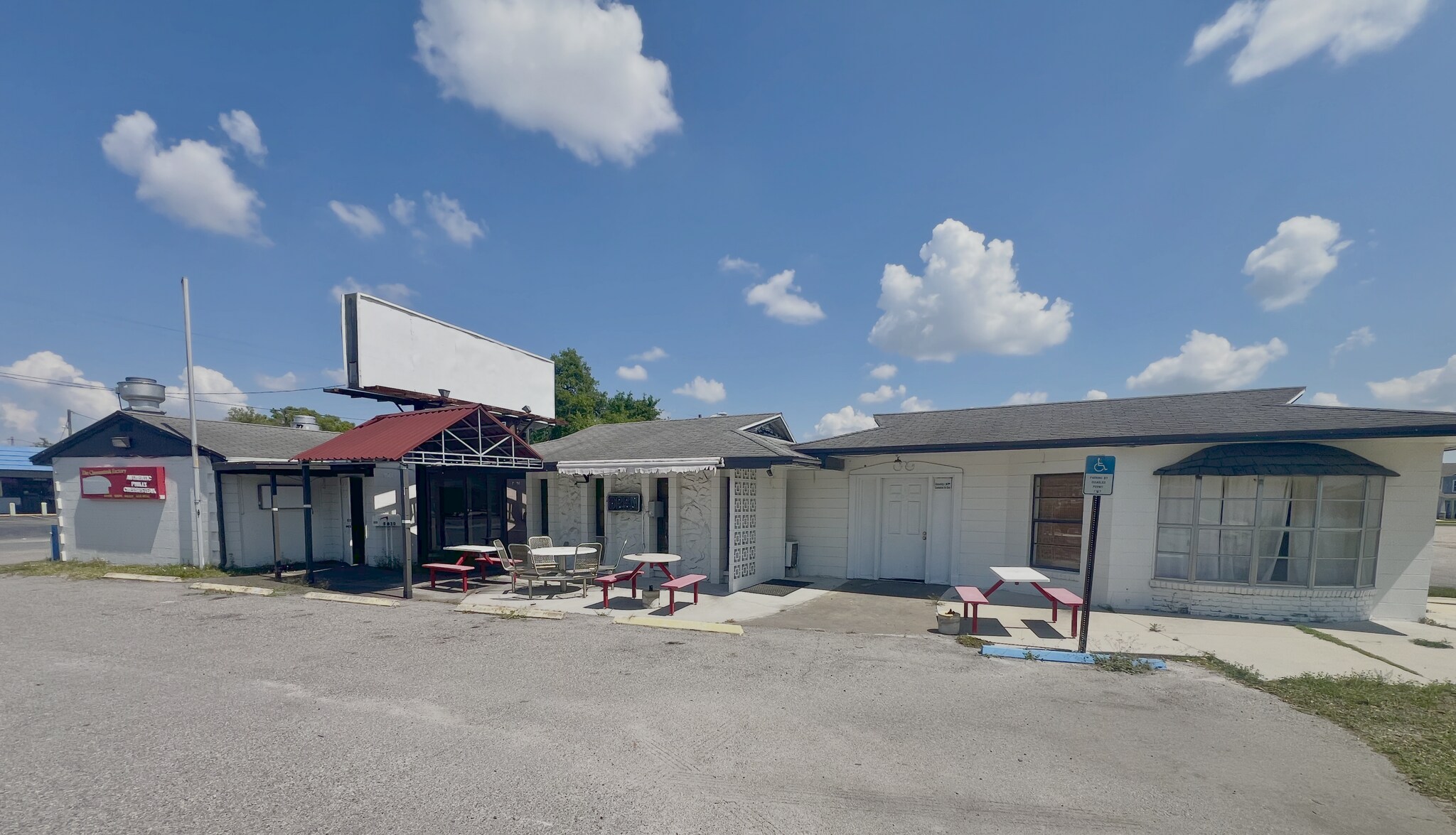5830 Gall Blvd, Zephyrhills, FL à vendre Photo principale– Image 1 sur 12