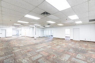 5330 S Service Rd, Burlington, ON à vendre Photo intérieure– Image 2 sur 16