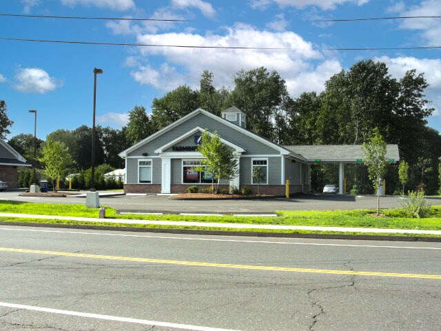 125-131 New Britain Ave, Plainville, CT à louer - Photo de l’immeuble – Image 1 sur 2