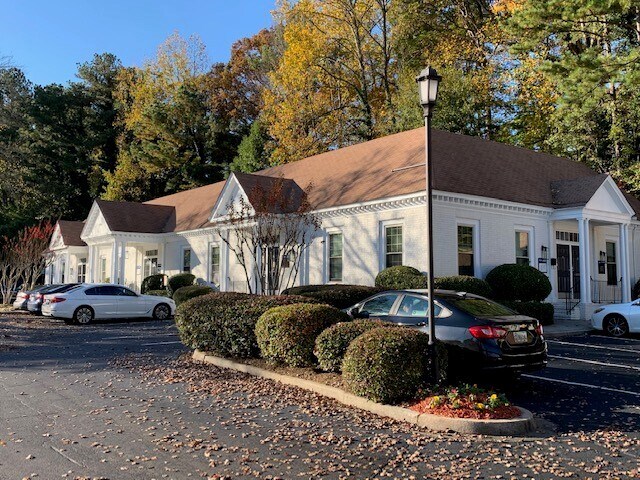 1750 Old Spring House Ln, Atlanta, GA à louer - Photo de l’immeuble – Image 1 sur 12