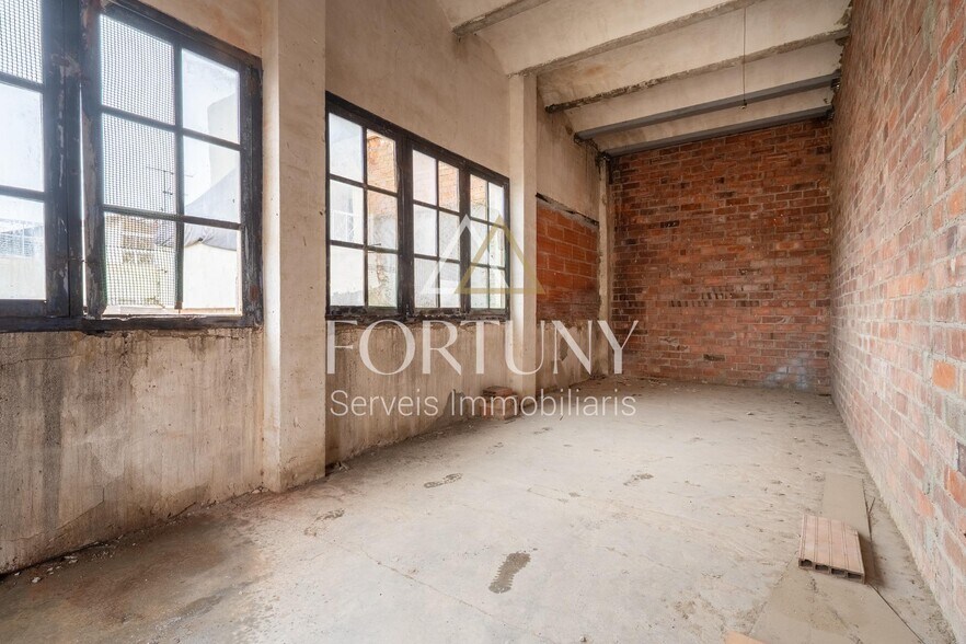 Industriel/Logistique dans Constantí, Tarragona à vendre - Photo de l’immeuble – Image 2 sur 38