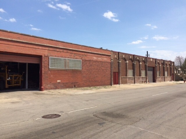 4165 S Emerald Ave, Chicago, IL à louer - Photo de l’immeuble – Image 3 sur 8