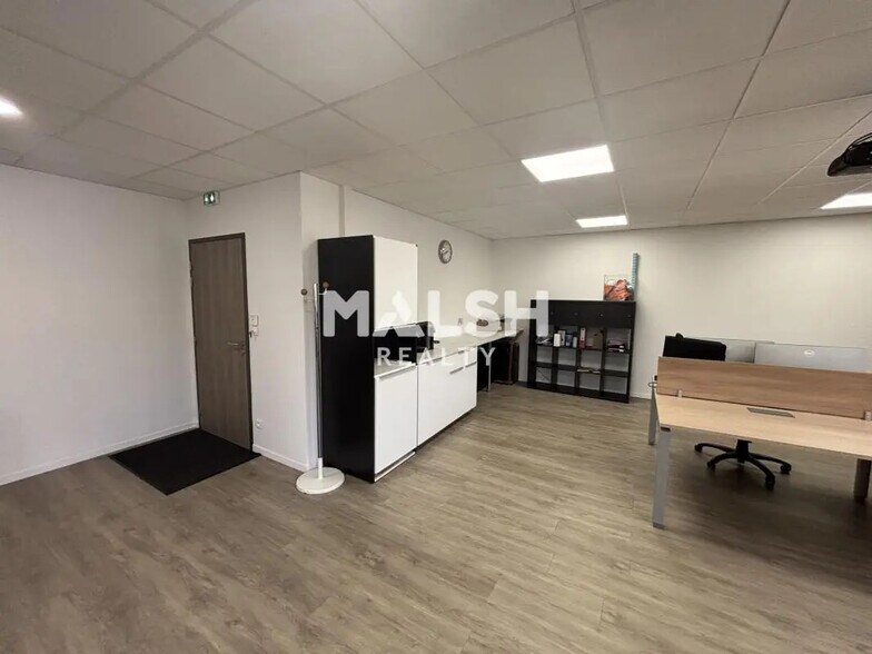 Bureau dans Francheville à vendre - Photo de l’immeuble – Image 2 sur 8