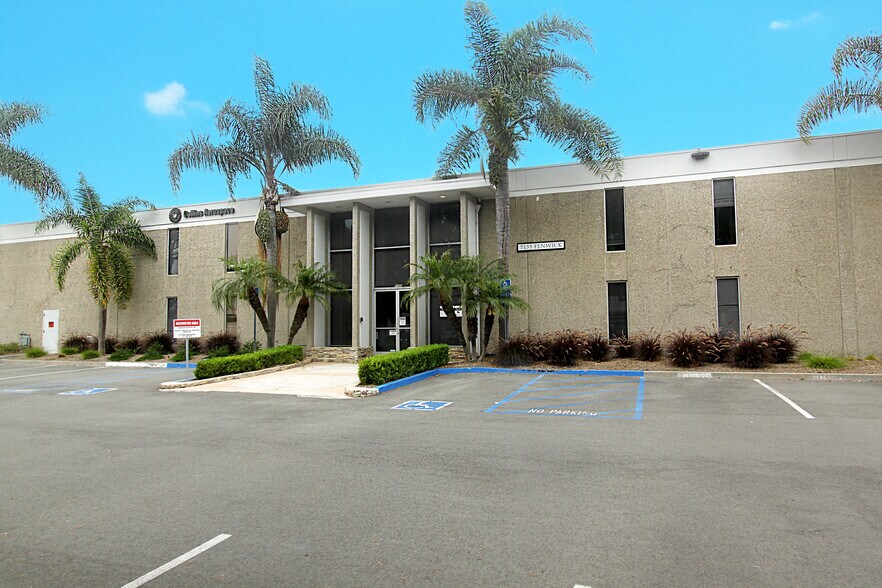 7155 Fenwick Ln, Westminster, CA à louer - Photo principale – Image 1 sur 3