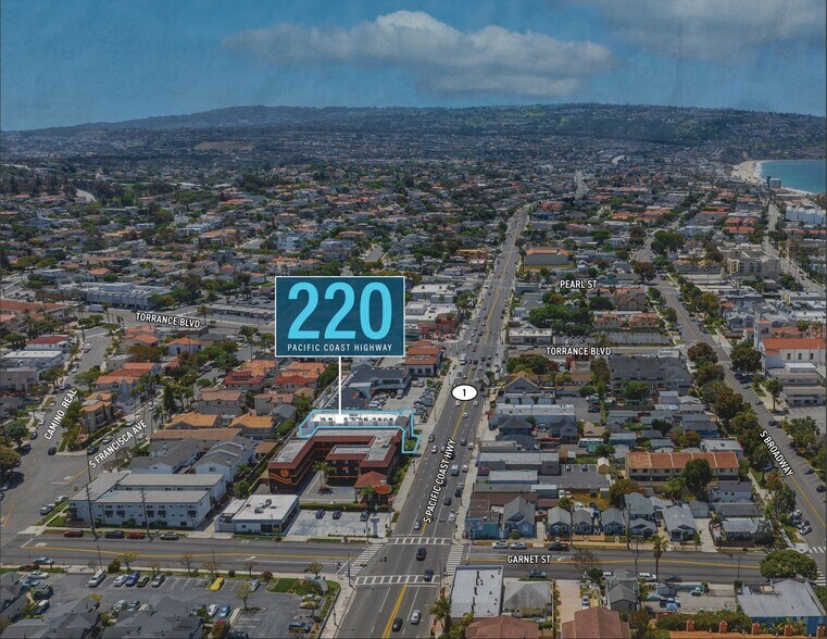 220 S Pacific Coast Hwy, Redondo Beach, CA à louer - Photo de l’immeuble – Image 2 sur 50