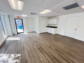 2201 Nw 30th Pl, Pompano Beach, FL à louer Photo intérieure– Image 1 sur 6