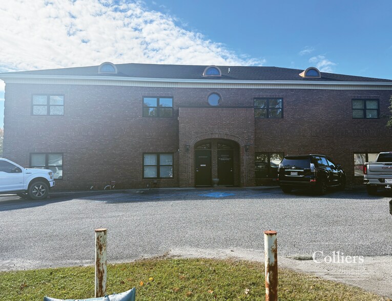 3691 Paramount Dr, North Charleston, SC à louer - Photo principale – Image 1 sur 4