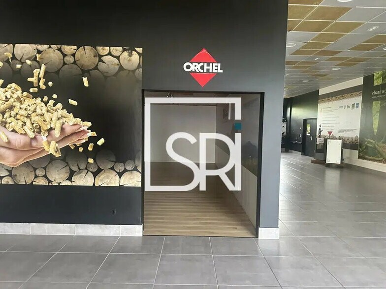 Local commercial dans Charmeil à vendre - Photo de l’immeuble – Image 1 sur 11