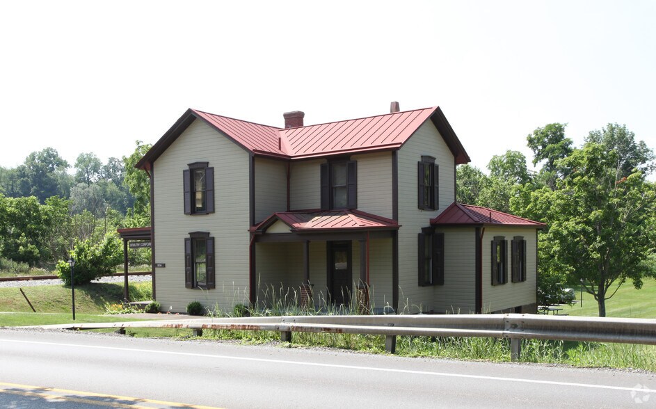 1050 Boyce Rd, Pittsburgh, PA à vendre - Photo de l’immeuble – Image 2 sur 13