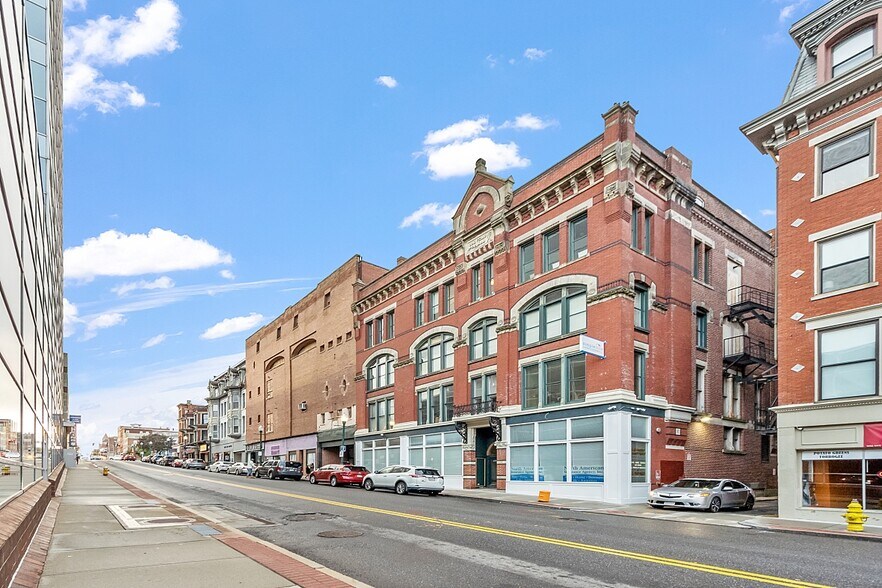 Prime Downtown Worcester Location!, Worcester, MA à louer - Photo de l’immeuble – Image 1 sur 9