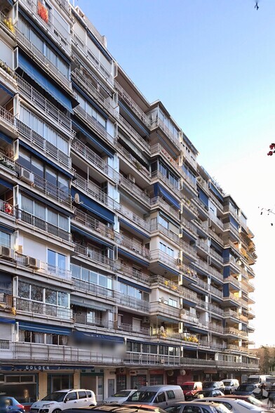 Local commercial dans Alcorcón, Madrid à louer - Photo de l’immeuble – Image 2 sur 2