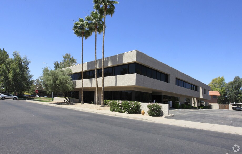 8630 E Via de Ventura, Scottsdale, AZ à louer - Photo de l’immeuble – Image 2 sur 7
