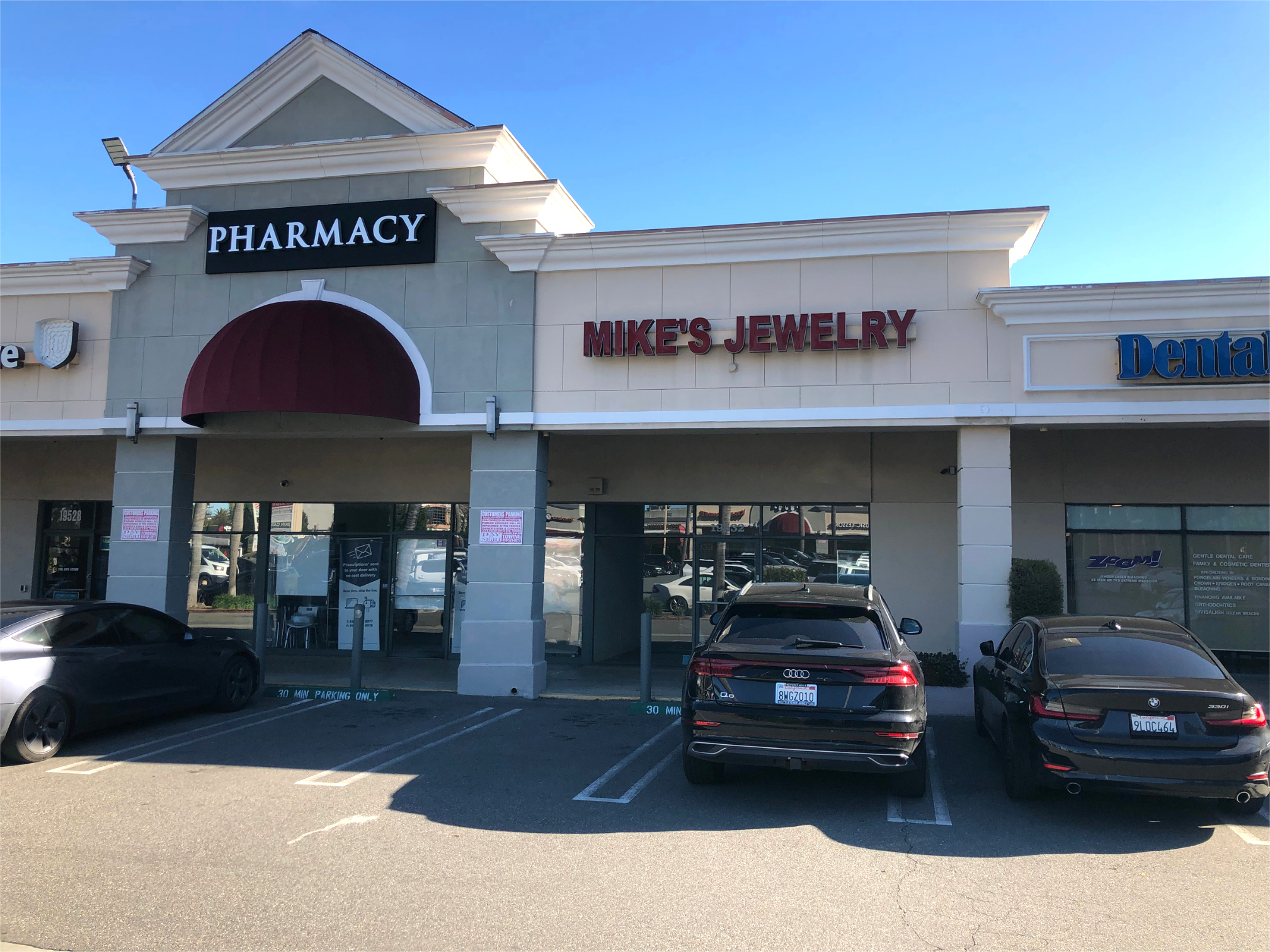 19522-19598 Ventura Blvd, Tarzana, CA à louer Photo de l’immeuble– Image 1 sur 2