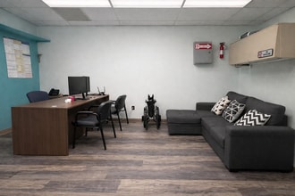 220 Davidson Ave, Somerset, NJ à louer Photo intérieure– Image 1 sur 1