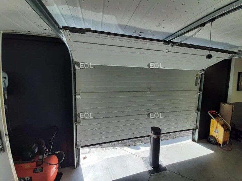 Local d'activités dans Saint-Maur-des-Fossés à vendre - Photo de l’immeuble – Image 2 sur 7