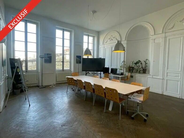 Bureau dans Bordeaux à louer - Photo de l’immeuble – Image 3 sur 8