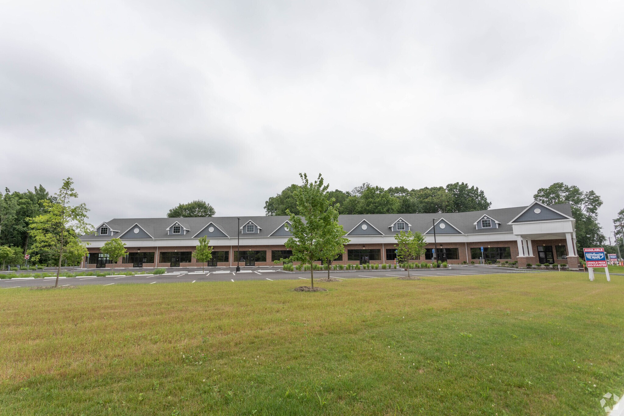 1234 Huntington Tpke, Trumbull, CT à louer Photo de l’immeuble– Image 1 sur 5