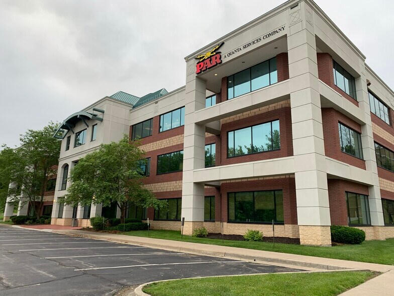 4770 N Belleview Ave, Kansas City, MO à louer - Photo de l’immeuble – Image 1 sur 15