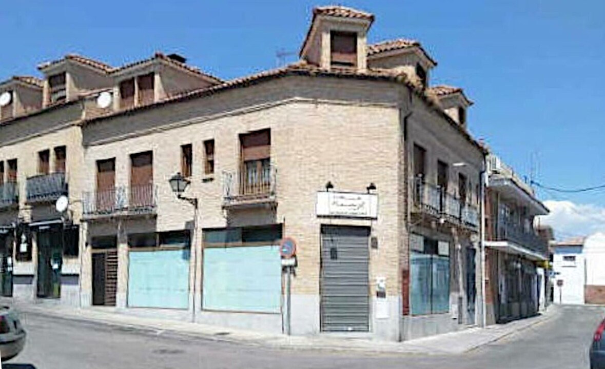 Immeuble residentiel dans Sevilla la Nueva, Madrid à vendre Photo intérieure– Image 1 sur 2