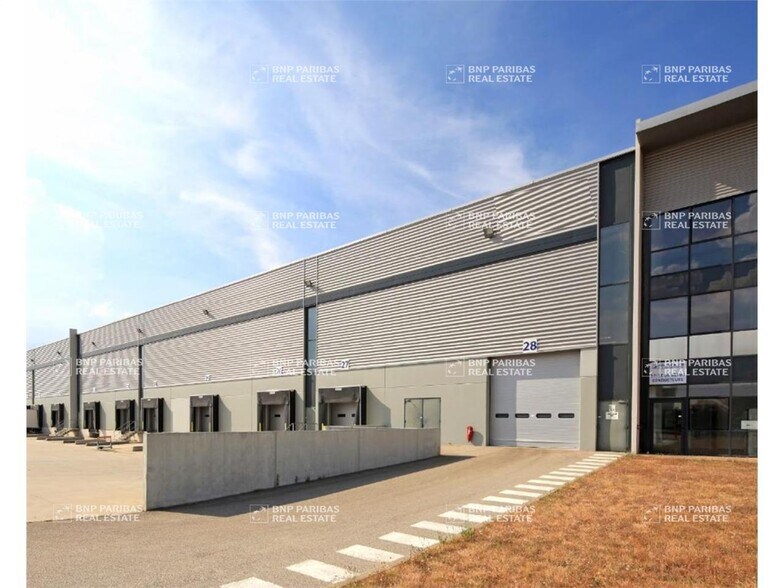 Industriel/Logistique dans Saint-Quentin-Fallavier à louer - Photo de l’immeuble – Image 2 sur 3