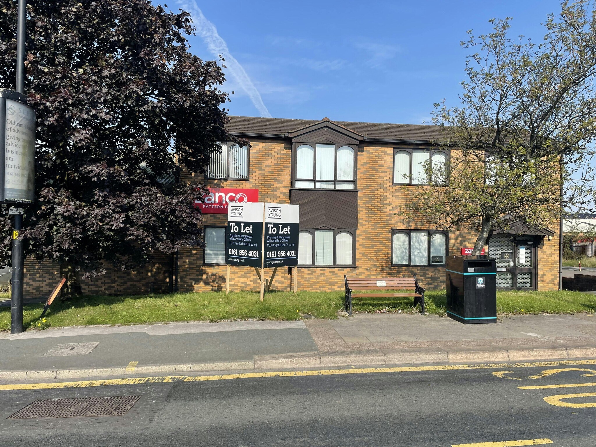 115 Huddersfield Rd, Oldham à louer Photo de l’immeuble– Image 1 sur 12