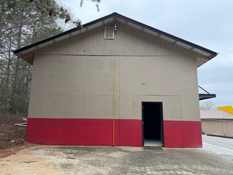 727 Airport Rd, Cornelia, GA à vendre - Photo de l’immeuble – Image 2 sur 2